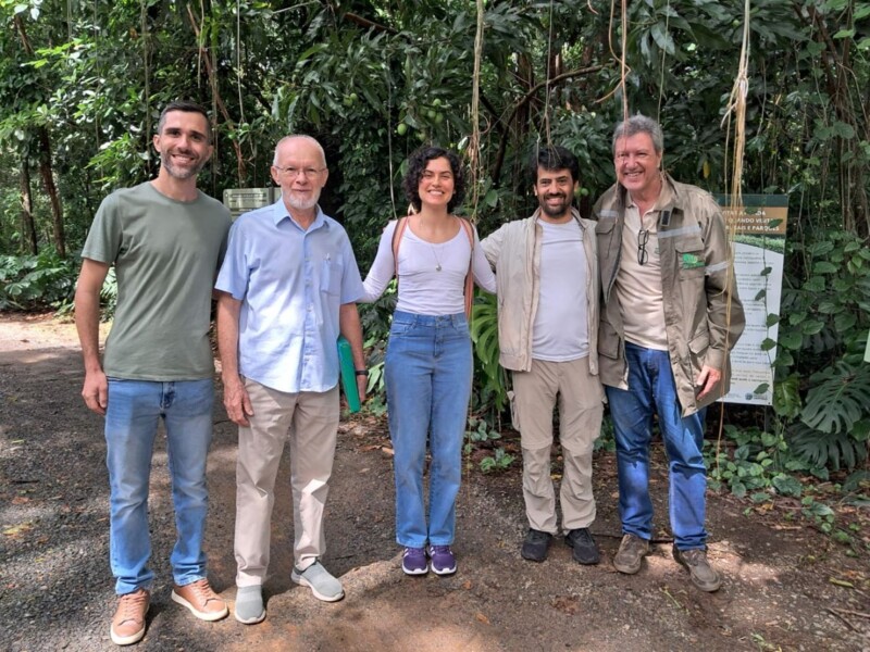 Integrantes do programa UniversIdade da Unicamp participam de visita à Mata de Santa Genebra